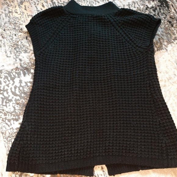 Short Cardigan - Picture 2 of 2